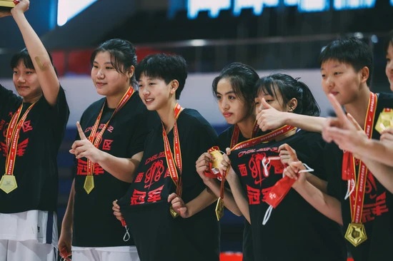 青少年篮球爱好者怎样进行有效的战术训练?_0